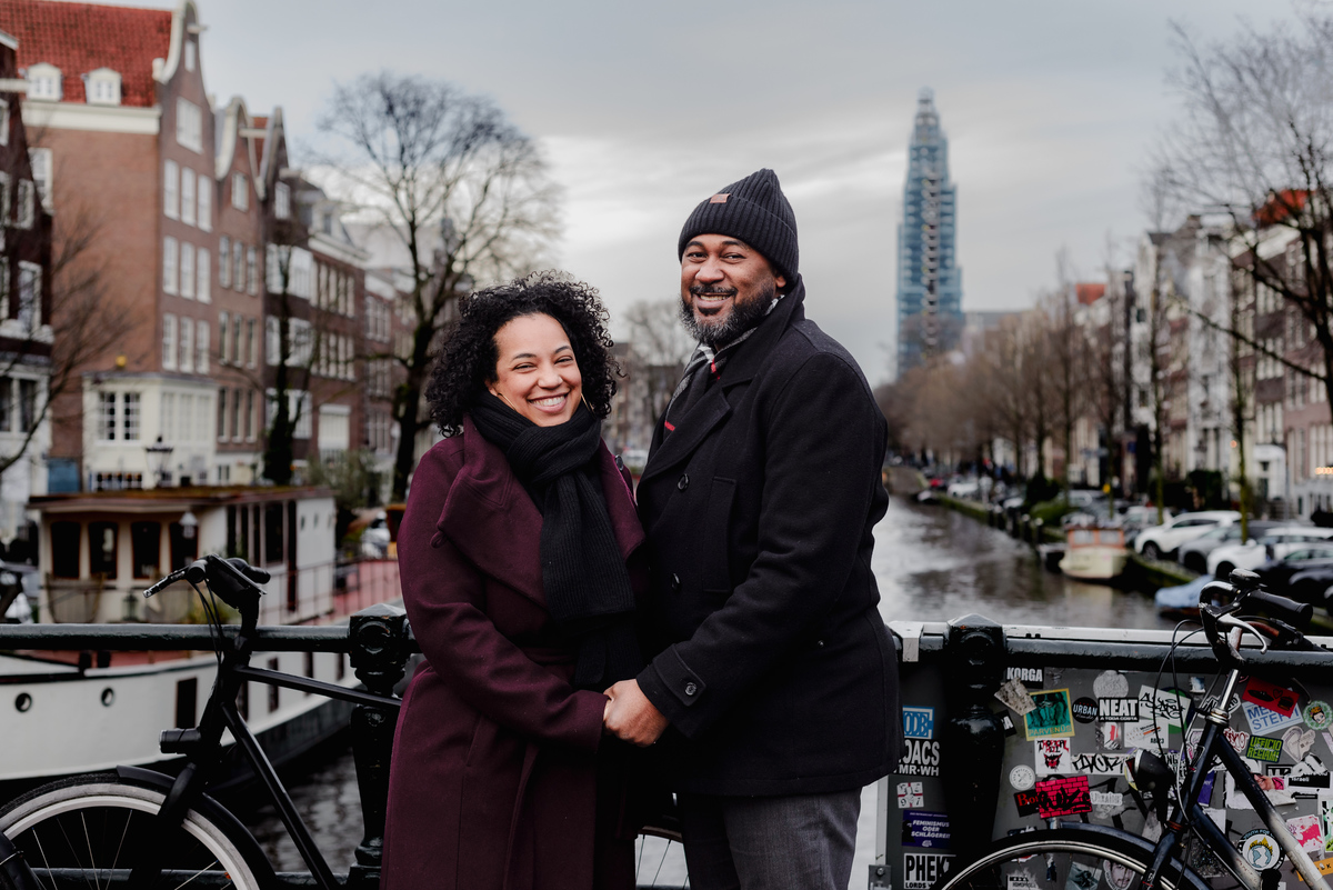 Engagement session, engagement proposal, secret engagement proposal in Amsterdam, proposal expert, getting engaged in Amsterdam, proposing in Amsterdam, engagement ring, proposal story, vacation photographer, Amsterdam, couple photo session