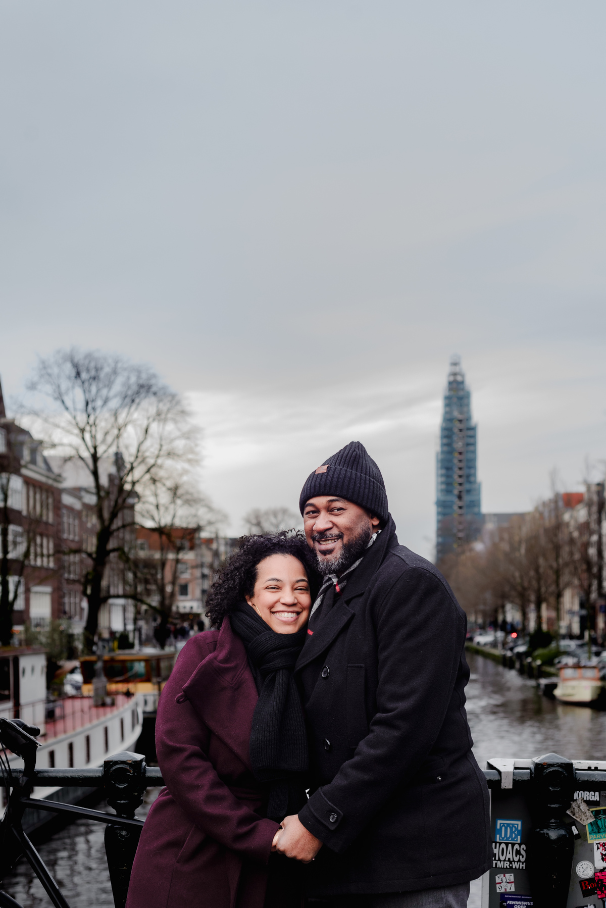 Engagement session, engagement proposal, secret engagement proposal in Amsterdam, proposal expert, getting engaged in Amsterdam, proposing in Amsterdam, engagement ring, proposal story, vacation photographer, Amsterdam, couple photo session