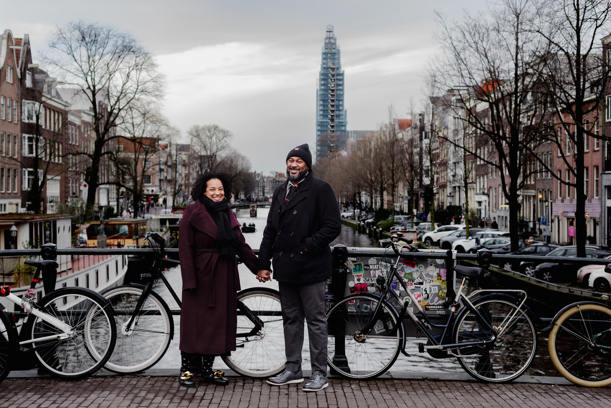 Engagement session, engagement proposal, secret engagement proposal in Amsterdam, proposal expert, getting engaged in Amsterdam, proposing in Amsterdam, engagement ring, proposal story, vacation photographer, Amsterdam, couple photo session