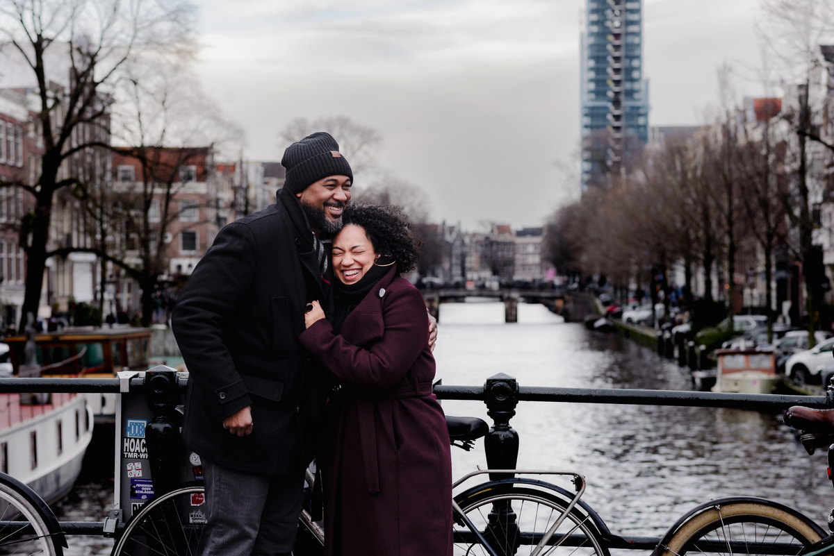 Engagement session, engagement proposal, secret engagement proposal in Amsterdam, proposal expert, getting engaged in Amsterdam, proposing in Amsterdam, engagement ring, proposal story, vacation photographer, Amsterdam, couple photo session