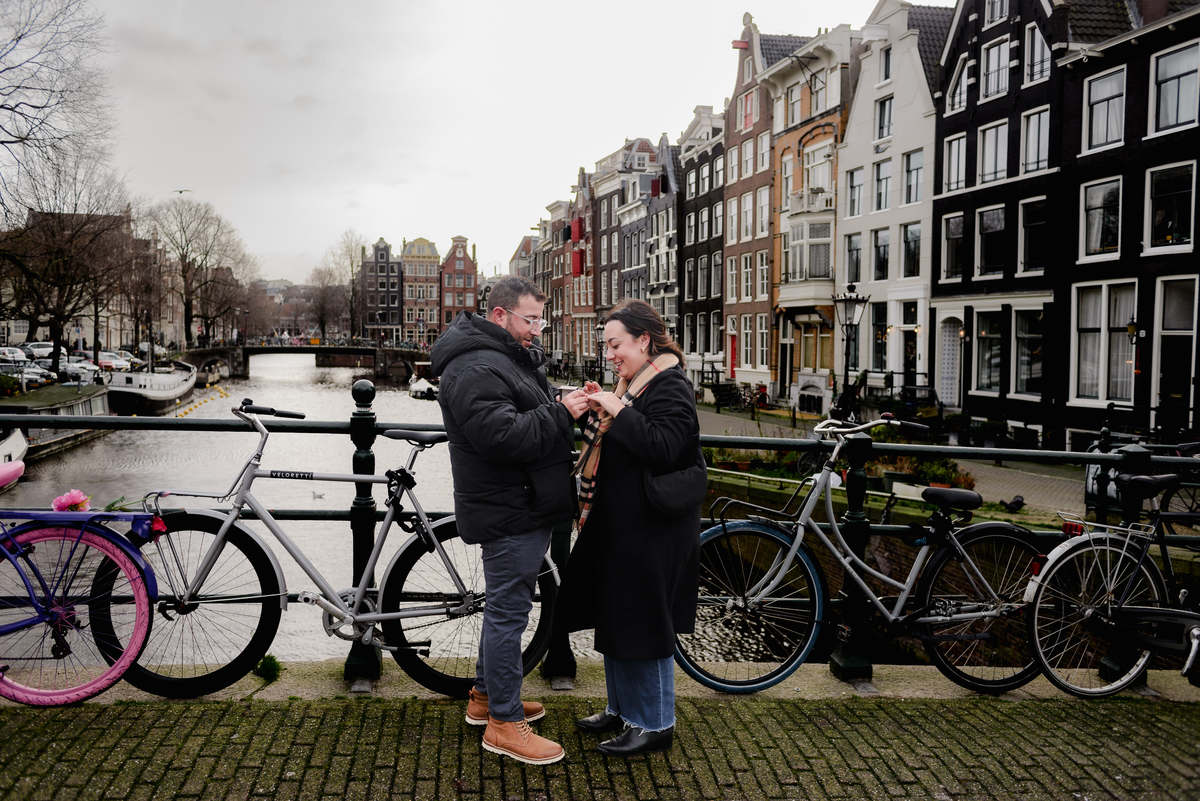 Amsterdam engagement photography
Proposal photo shoot Amsterdam
Romantic proposal spots Amsterdam
Engagement photographer Netherlands
Planning an engagement in Amsterdam
Best proposal locations in Amsterdam
Amsterdam canal proposal ideas
Engagement photo 