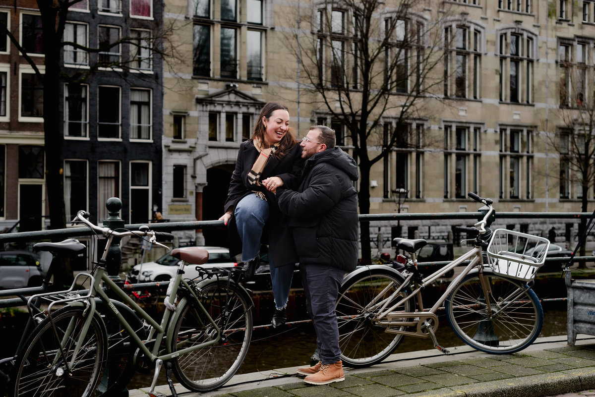 Amsterdam engagement photography
Proposal photo shoot Amsterdam
Romantic proposal spots Amsterdam
Engagement photographer Netherlands
Planning an engagement in Amsterdam
Best proposal locations in Amsterdam
Amsterdam canal proposal ideas
Engagement photo 