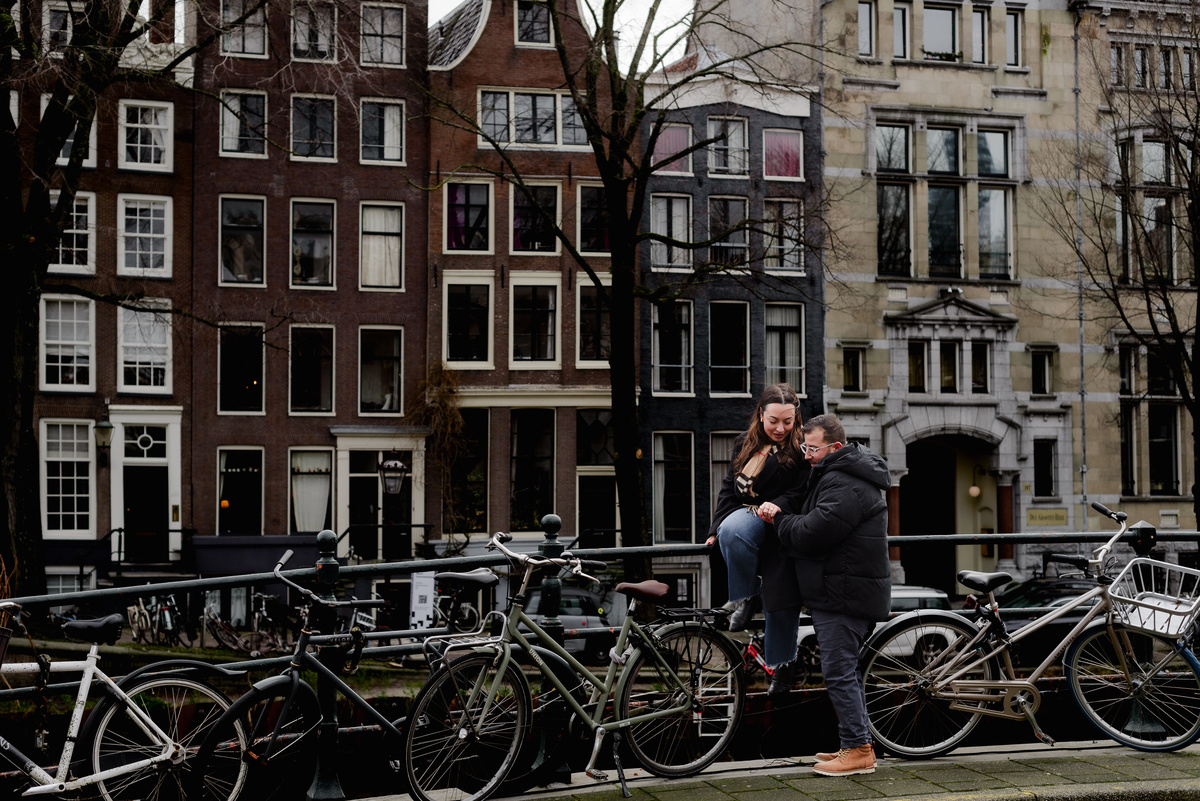 Amsterdam engagement photography
Proposal photo shoot Amsterdam
Romantic proposal spots Amsterdam
Engagement photographer Netherlands
Planning an engagement in Amsterdam
Best proposal locations in Amsterdam
Amsterdam canal proposal ideas
Engagement photo 