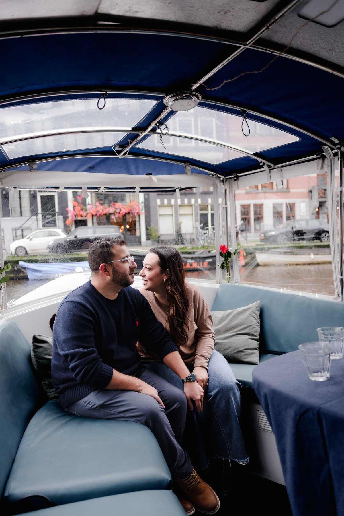 Amsterdam engagement photography
Proposal photo shoot Amsterdam
Romantic proposal spots Amsterdam
Engagement photographer Netherlands
Planning an engagement in Amsterdam
Best proposal locations in Amsterdam
Amsterdam canal proposal ideas
Engagement photo 