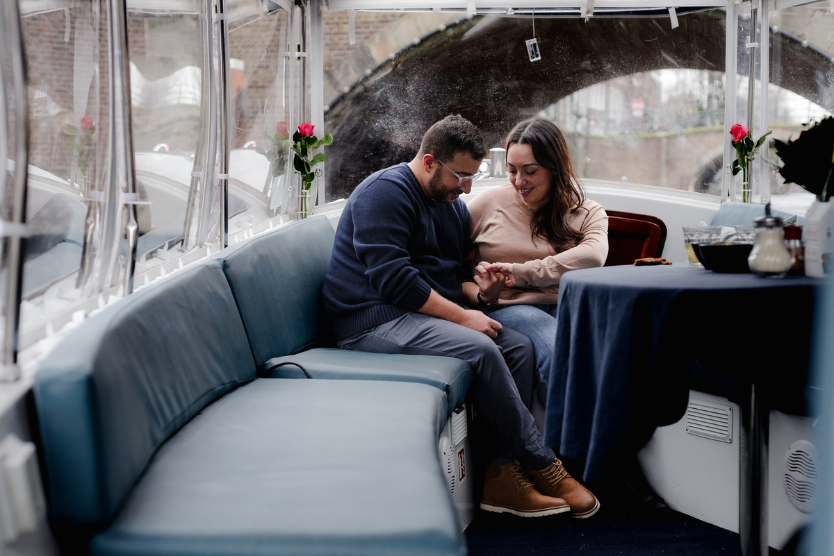 Amsterdam engagement photography
Proposal photo shoot Amsterdam
Romantic proposal spots Amsterdam
Engagement photographer Netherlands
Planning an engagement in Amsterdam
Best proposal locations in Amsterdam
Amsterdam canal proposal ideas
Engagement photo 