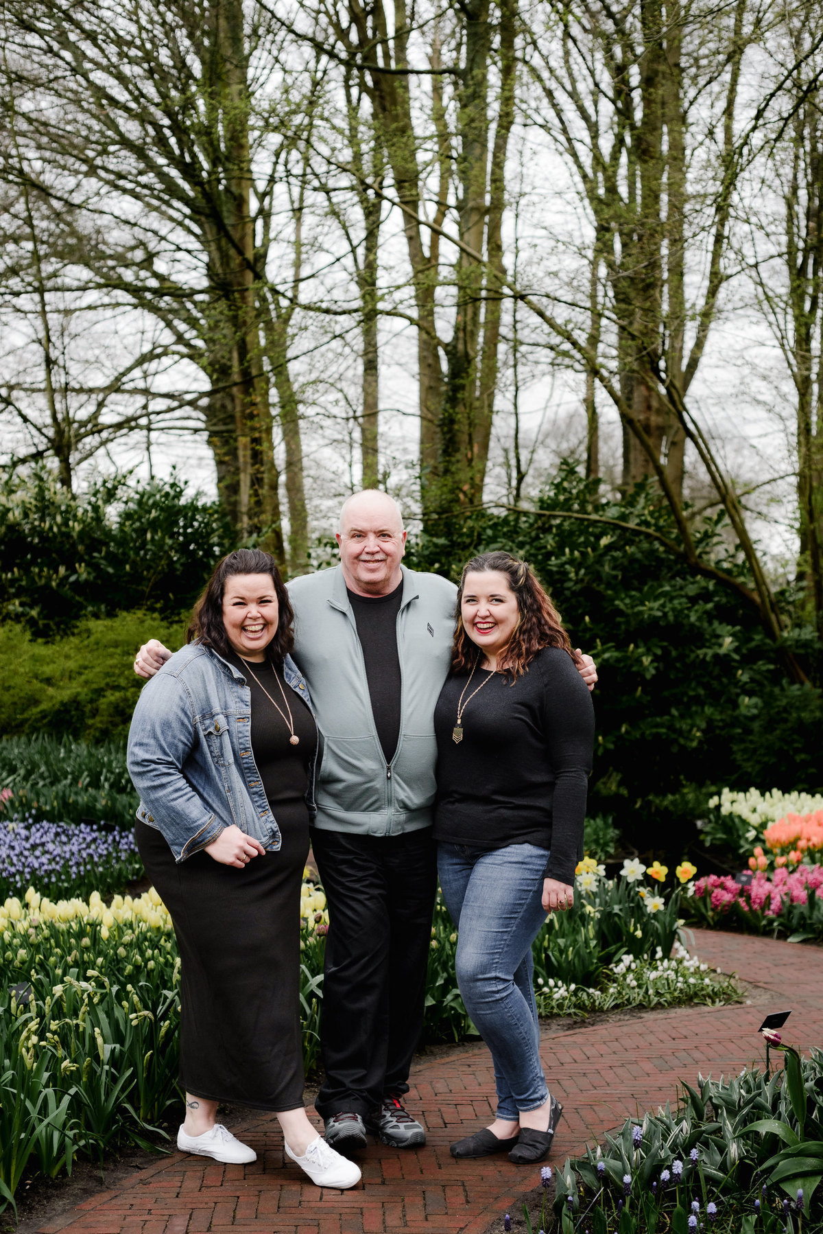 Keukenhof Gardens
April tulips
Rainy day photography
Keukenhof visit tips
Family photo session
Dutch tulip fields
Keukenhof early entry
Buienradar weather app
Amsterdam to Lisse trip
Keukenhof flowers in rain