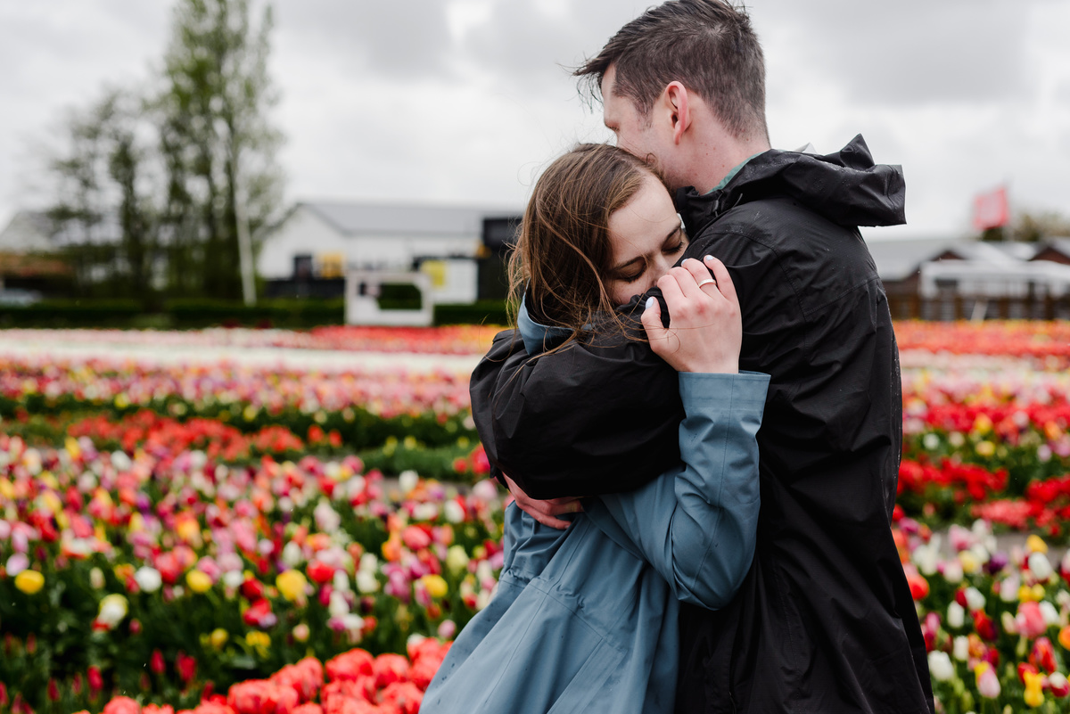 A Rainy Day Proposal at Tulip Experience Amsterdam: Capturing Love in Every Weather