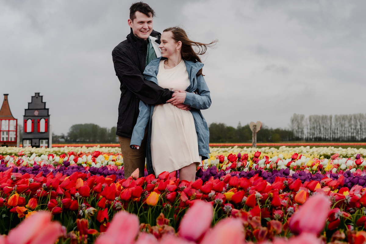 A Rainy Day Proposal at Tulip Experience Amsterdam: Capturing Love in Every Weather