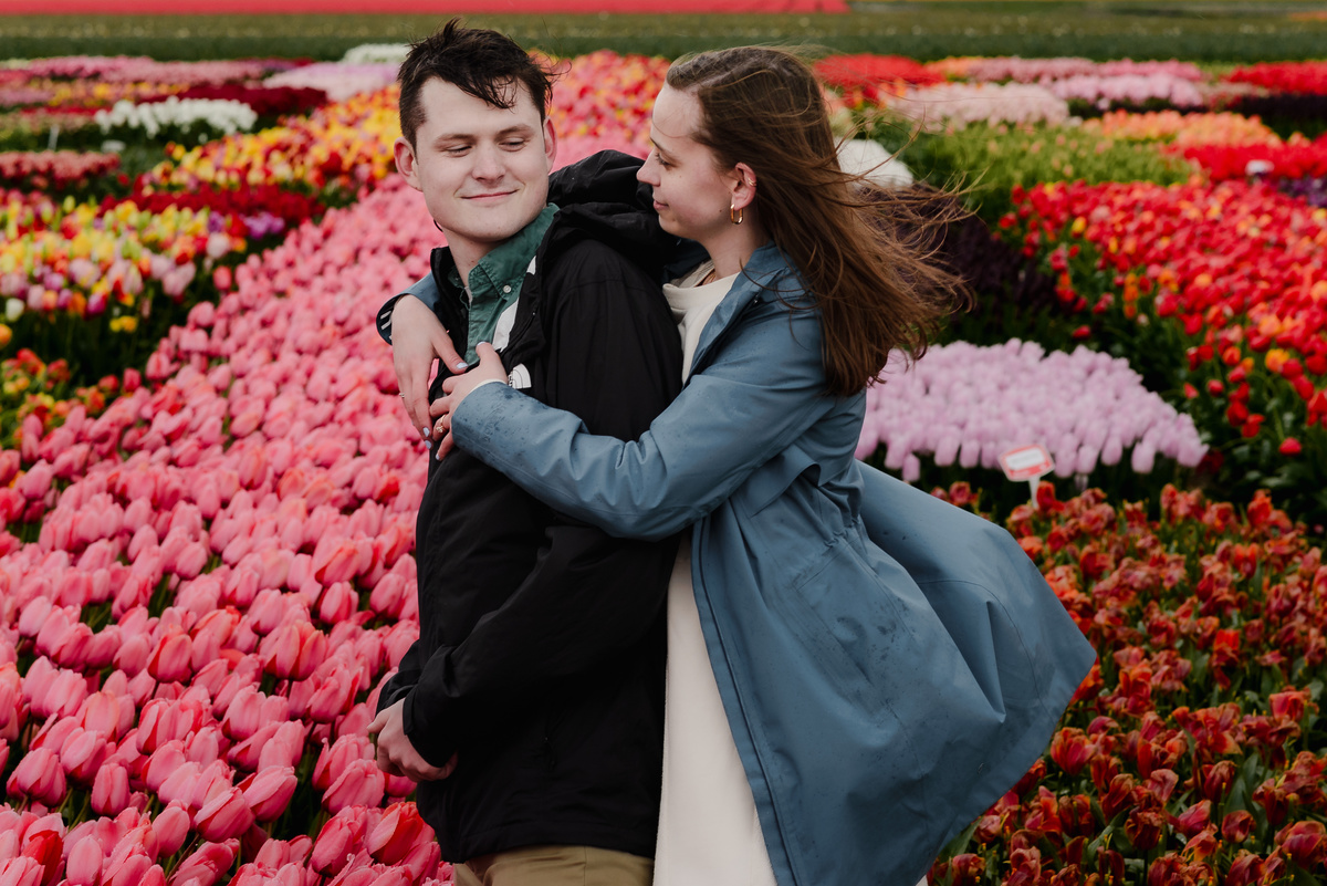 A Rainy Day Proposal at Tulip Experience Amsterdam: Capturing Love in Every Weather