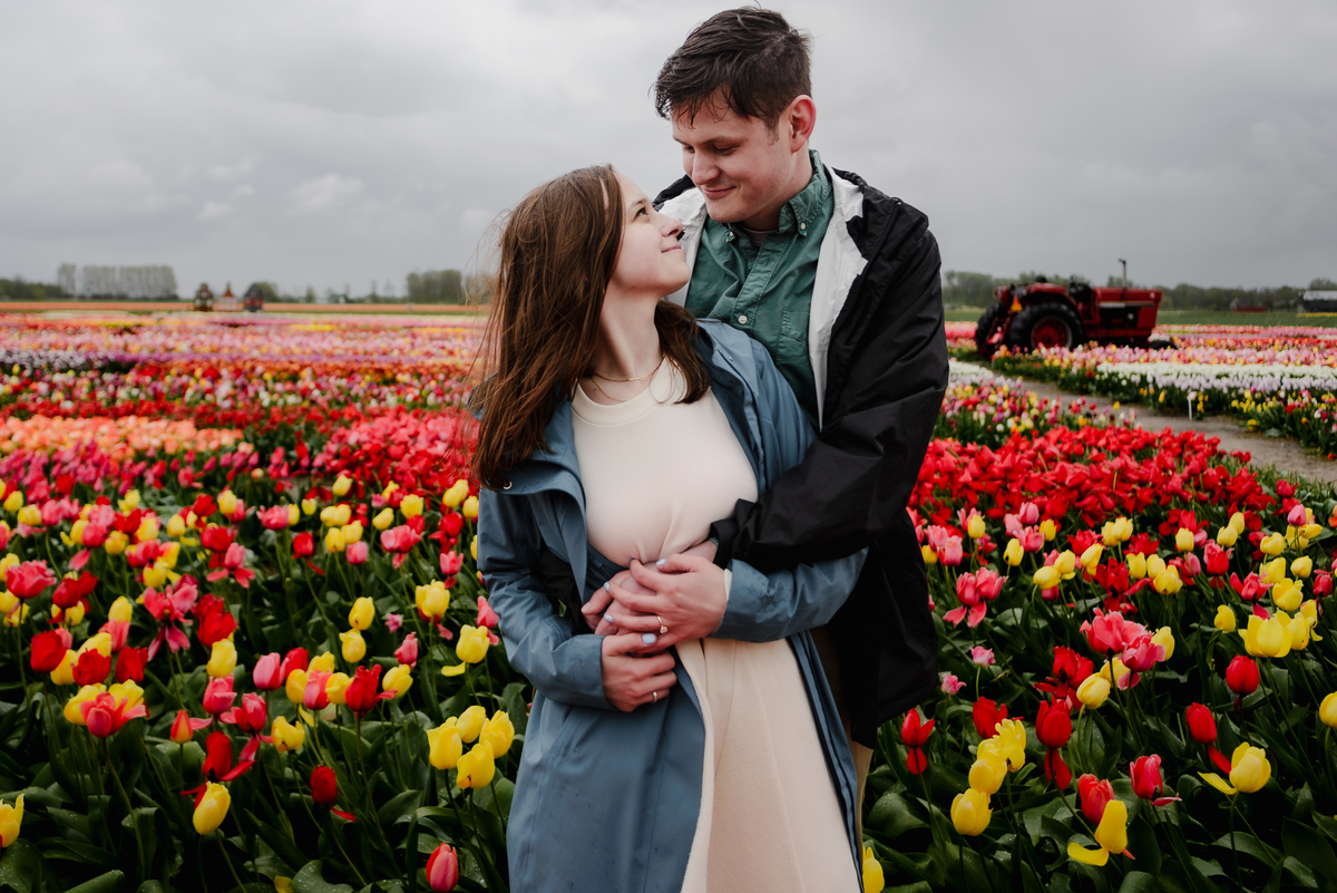 A Rainy Day Proposal at Tulip Experience Amsterdam: Capturing Love in Every Weather