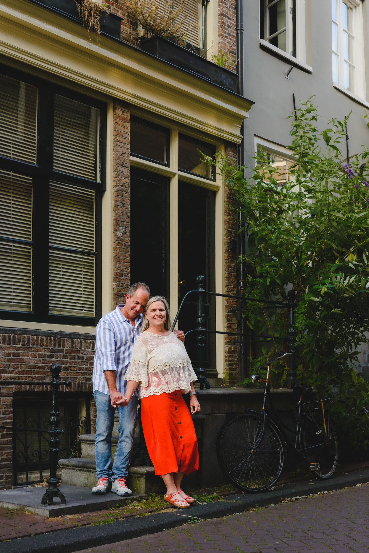 Amsterdam architecture backdrop for couples photos