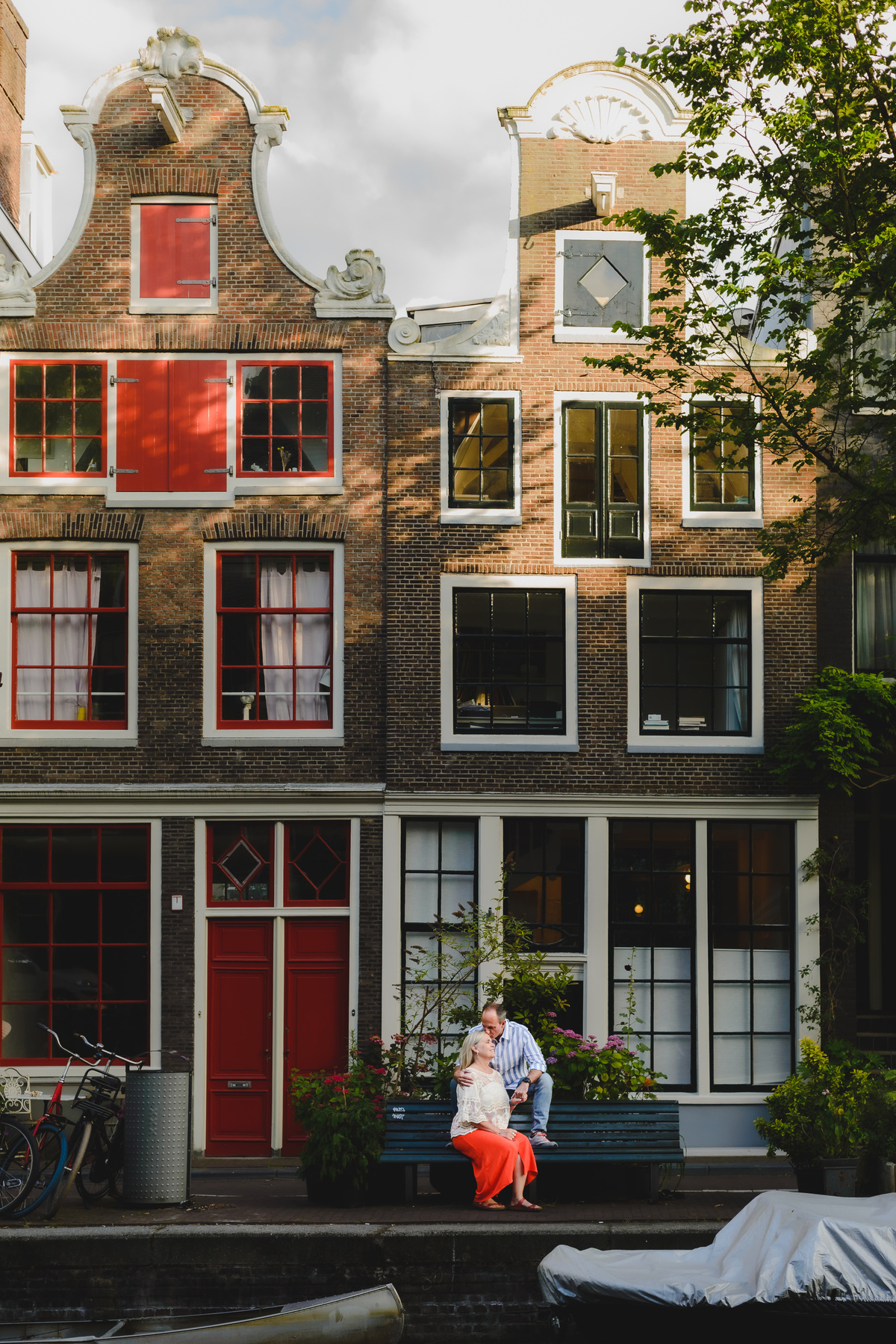 Amsterdam architecture backdrop for couples photos