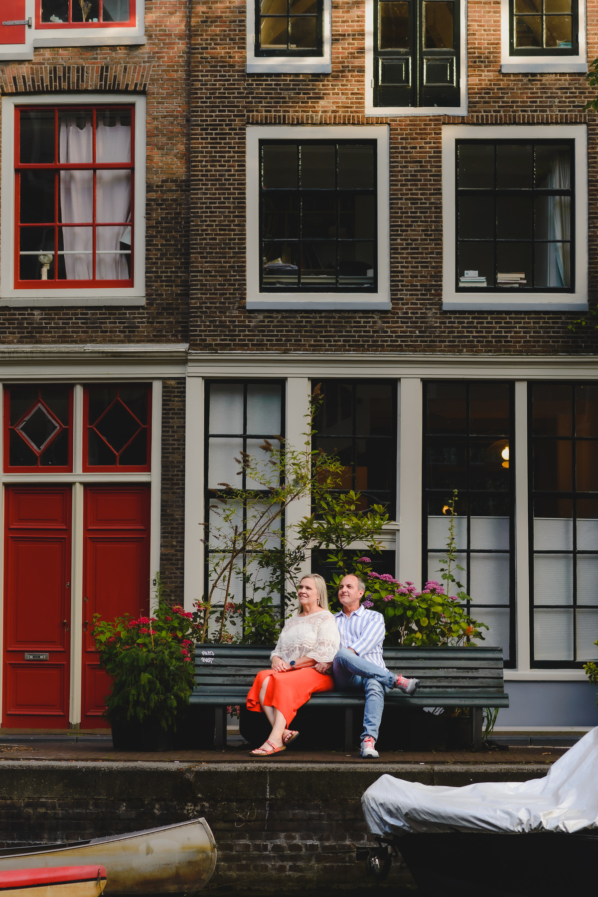 Amsterdam architecture backdrop for couples photos