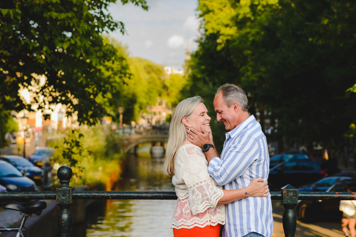 Vacation couple photography in Amsterdam city center
