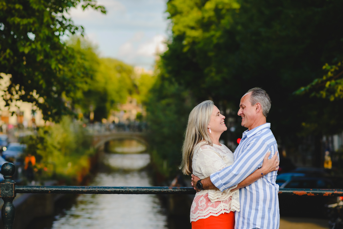 Vacation couple photography in Amsterdam city center