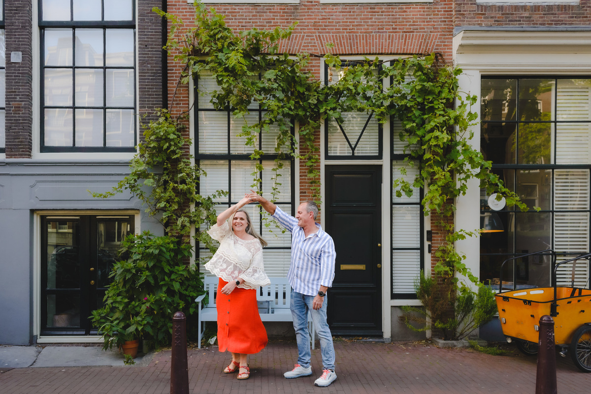 Amsterdam architecture backdrop for couples photos