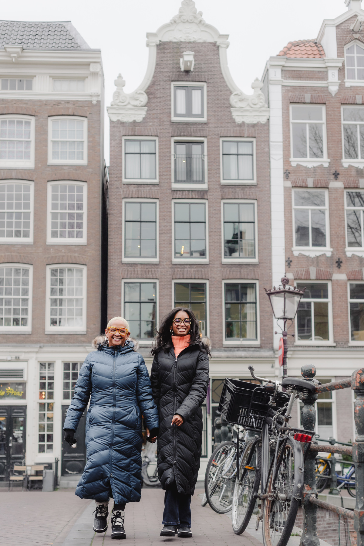 mother and daughter walking in Amsterdam