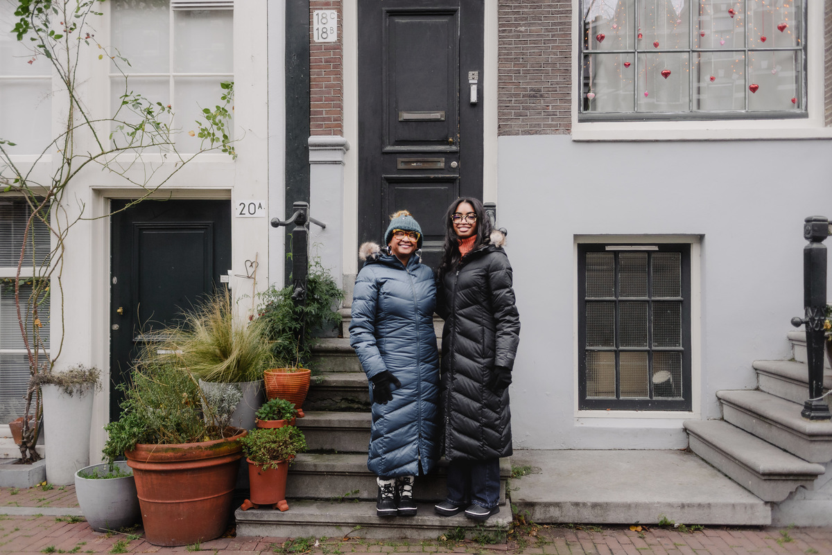 mother and daughter portrait Amsterdam