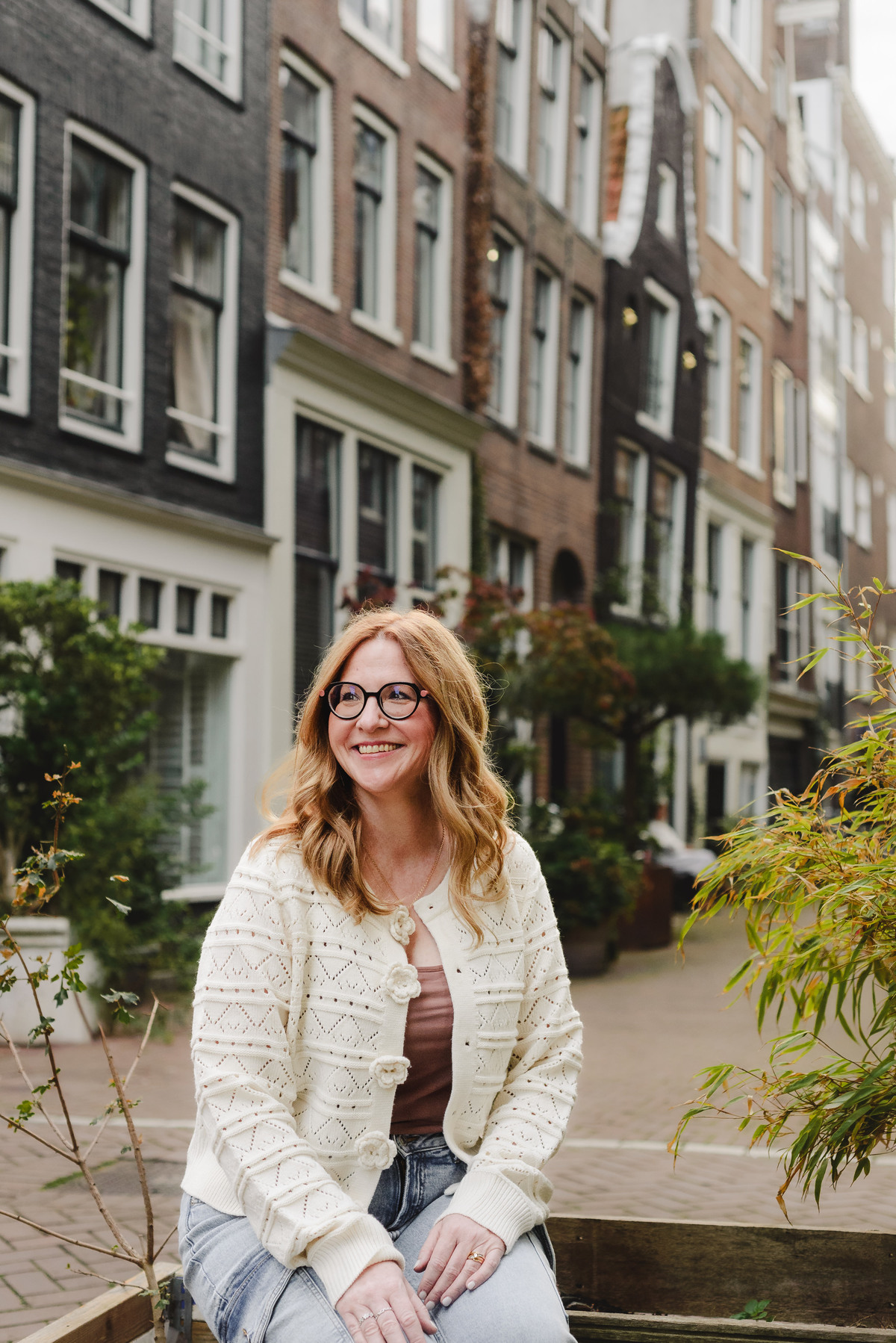 Luxury travel advisor specialized in river cruises, capturing her trip in Amsterdam to be able to show her clients how it is to experience the city before or after the river cruise. This was part of a vacation photography experience during a quiet morning