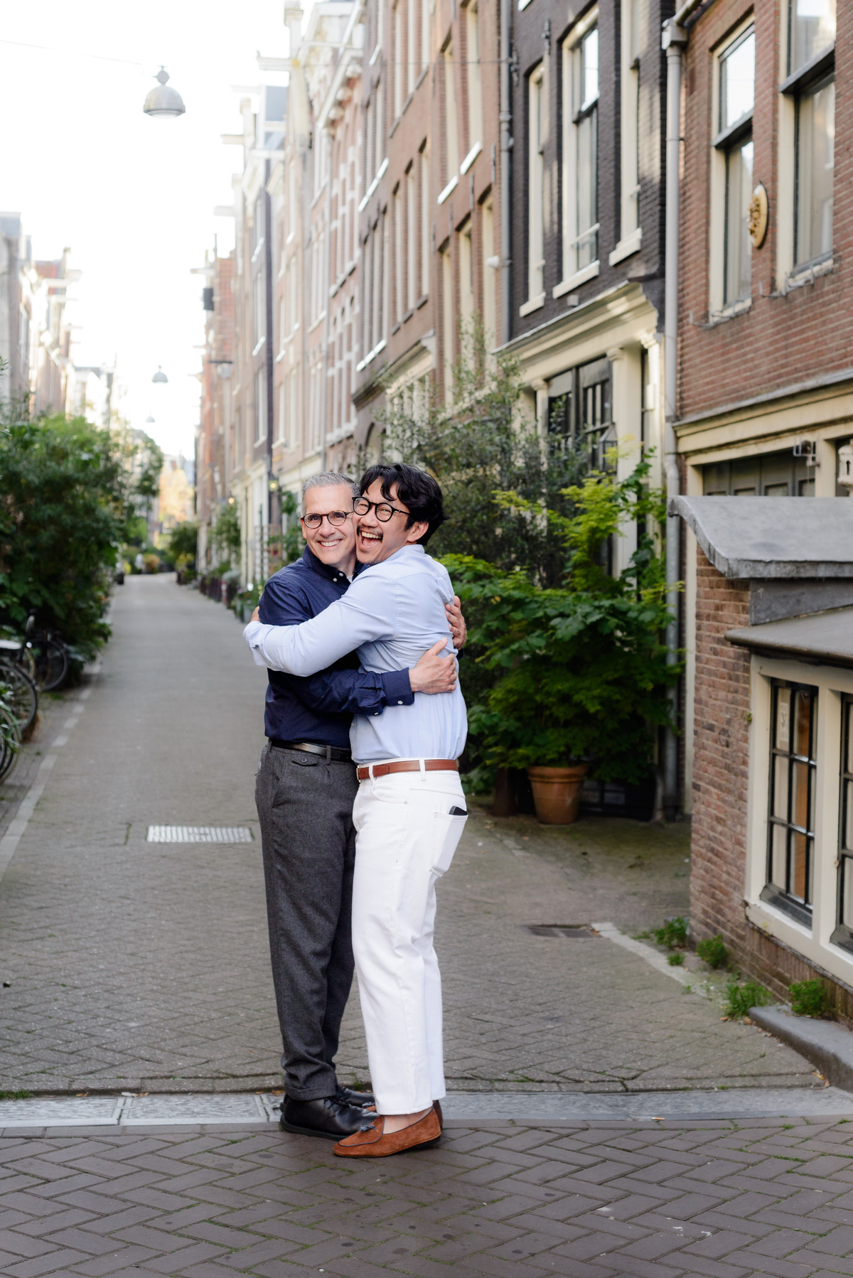 Romantic portrait in Amsterdam's canal district.