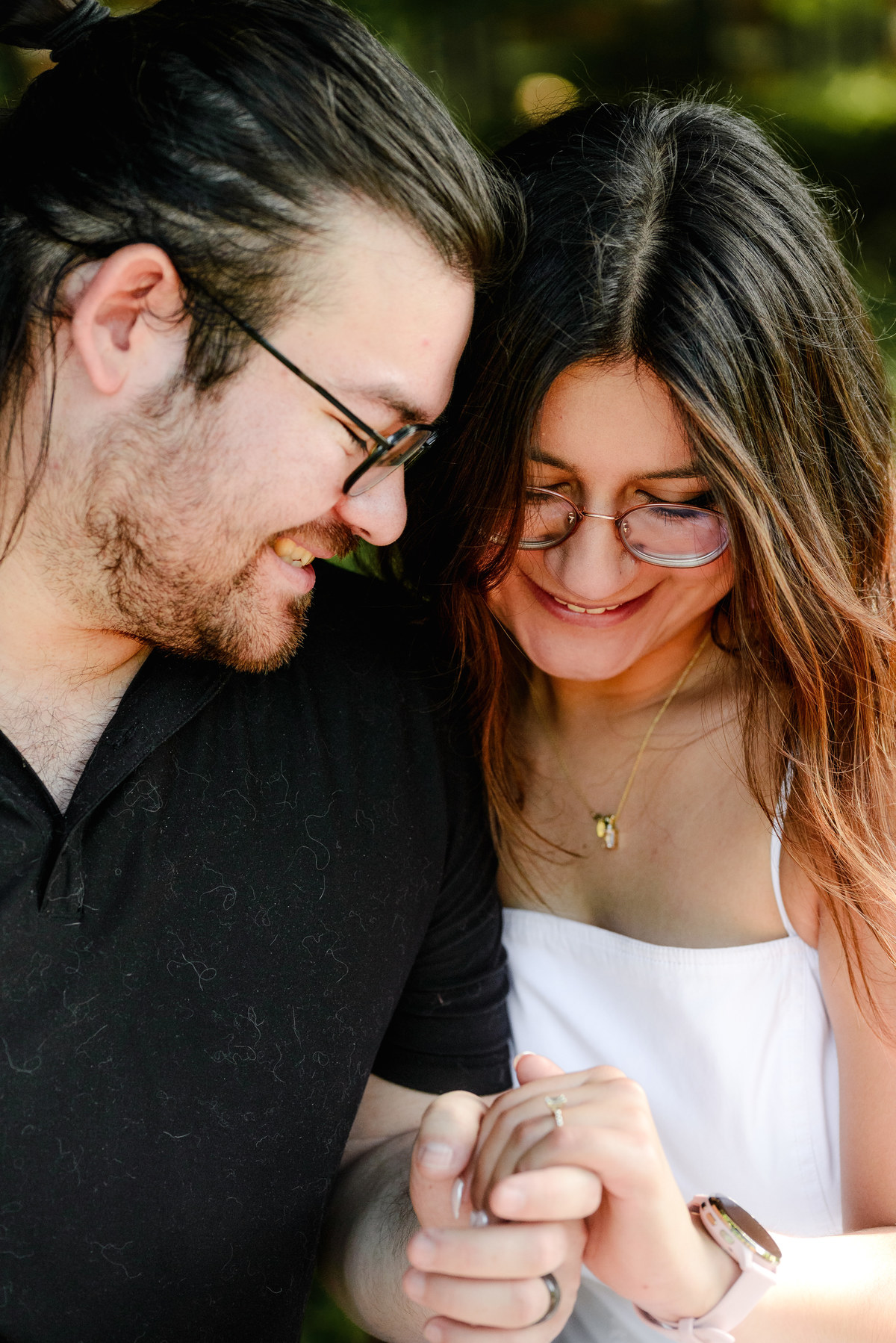 Relaxed engagement photo session in one of Amsterdam's most beautiful parks.