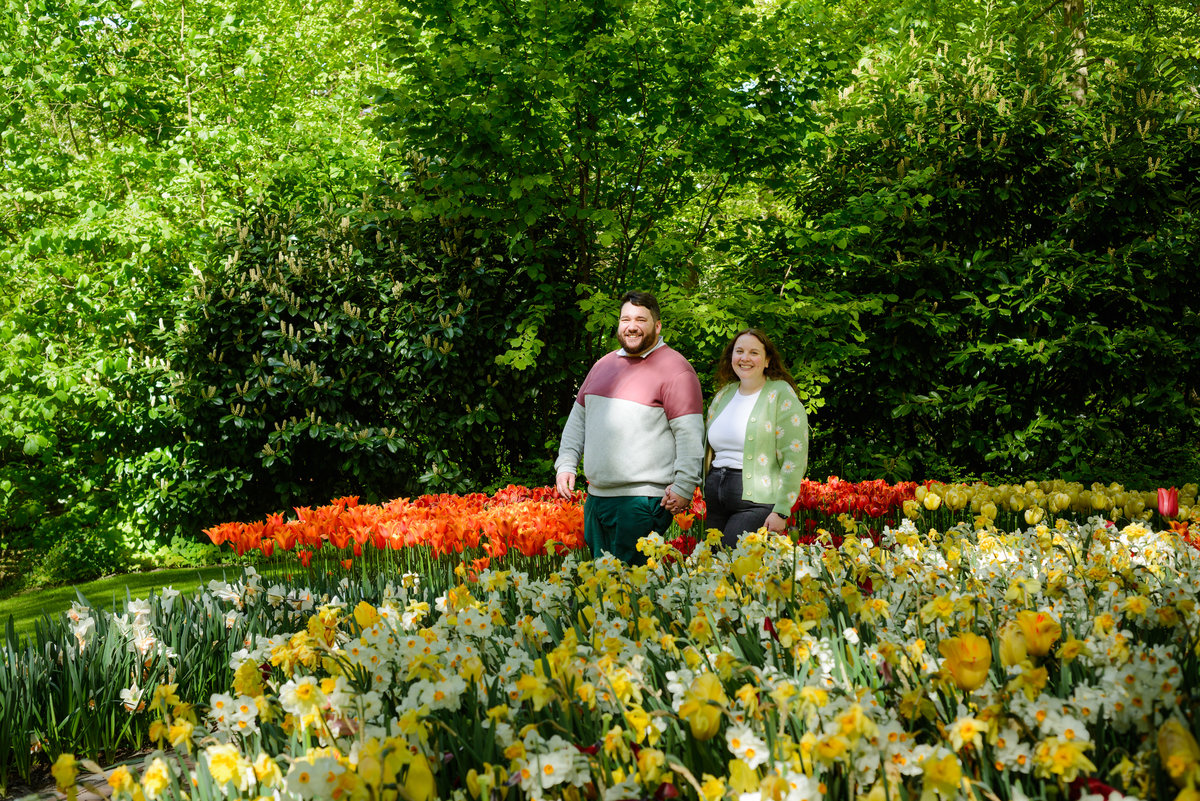 Surprise proposal surrounded by colourful flowers at Keukenhof.