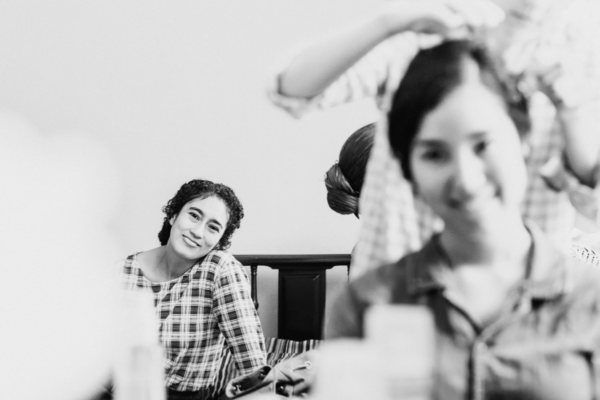 Elizabeth y Mason y la historia de su Primer Beso. Villa Rural, Chosica, Perú. Fotógrafo de Bodas Joanna Pantigoso Destination Wedding Photographer