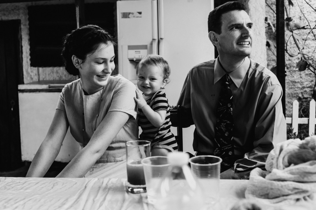 Elizabeth y Mason y la historia de su Primer Beso. Villa Rural, Chosica, Perú. Fotógrafo de Bodas Joanna Pantigoso Destination Wedding Photographer