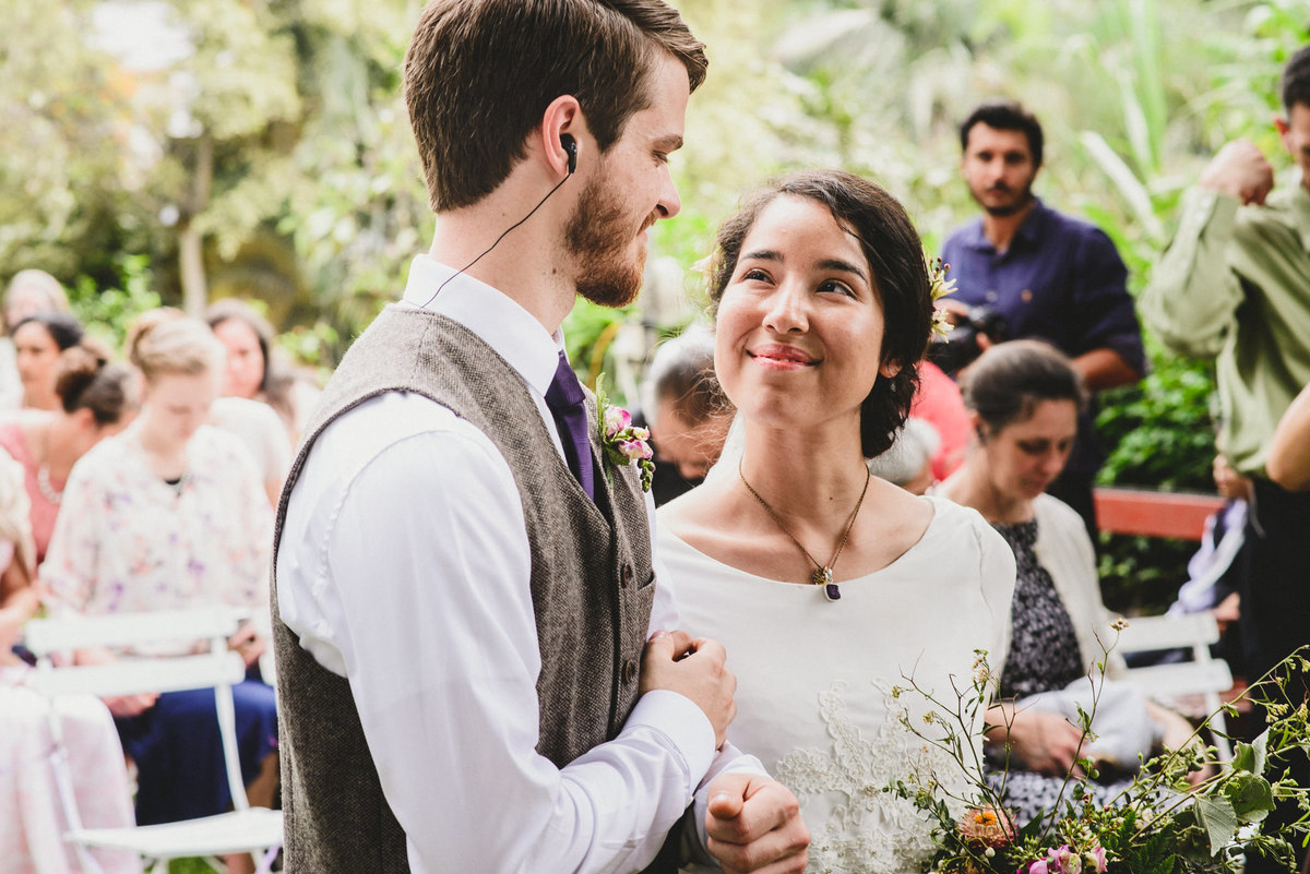 Elizabeth y Mason y la historia de su Primer Beso. Villa Rural, Chosica, Perú. Fotógrafo de Bodas Joanna Pantigoso Destination Wedding Photographer
