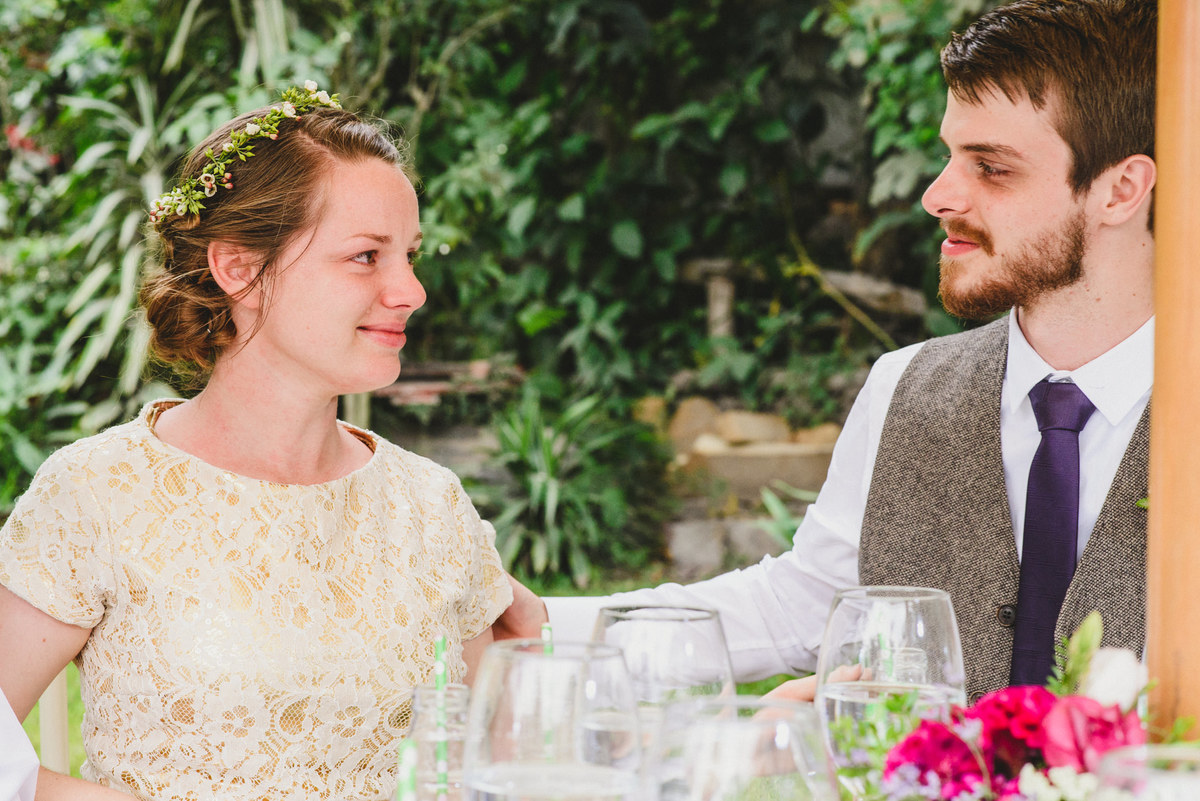 Elizabeth y Mason y la historia de su Primer Beso. Villa Rural, Chosica, Perú. Fotógrafo de Bodas Joanna Pantigoso Destination Wedding Photographer