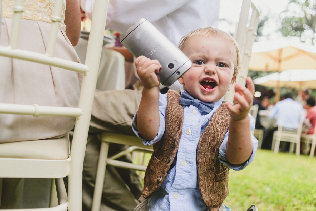 Elizabeth y Mason y la historia de su Primer Beso. Villa Rural, Chosica, Perú. Fotógrafo de Bodas Joanna Pantigoso Destination Wedding Photographer