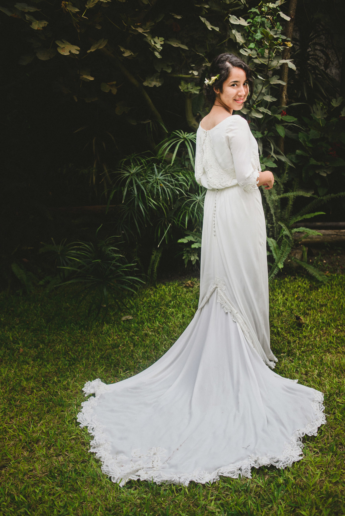 Elizabeth y Mason y la historia de su Primer Beso. Villa Rural, Chosica, Perú. Fotógrafo de Bodas Joanna Pantigoso Destination Wedding Photographer