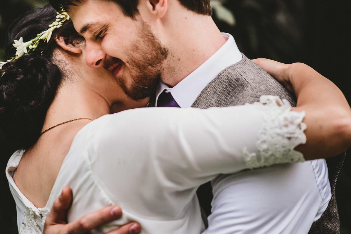 Elizabeth y Mason y la historia de su Primer Beso. Villa Rural, Chosica, Perú. Fotógrafo de Bodas Joanna Pantigoso Destination Wedding Photographer