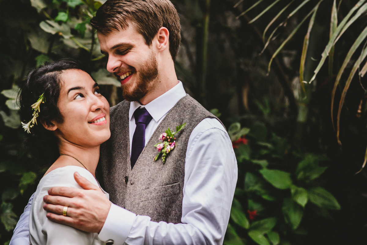 Elizabeth y Mason y la historia de su Primer Beso. Villa Rural, Chosica, Perú. Fotógrafo de Bodas Joanna Pantigoso Destination Wedding Photographer