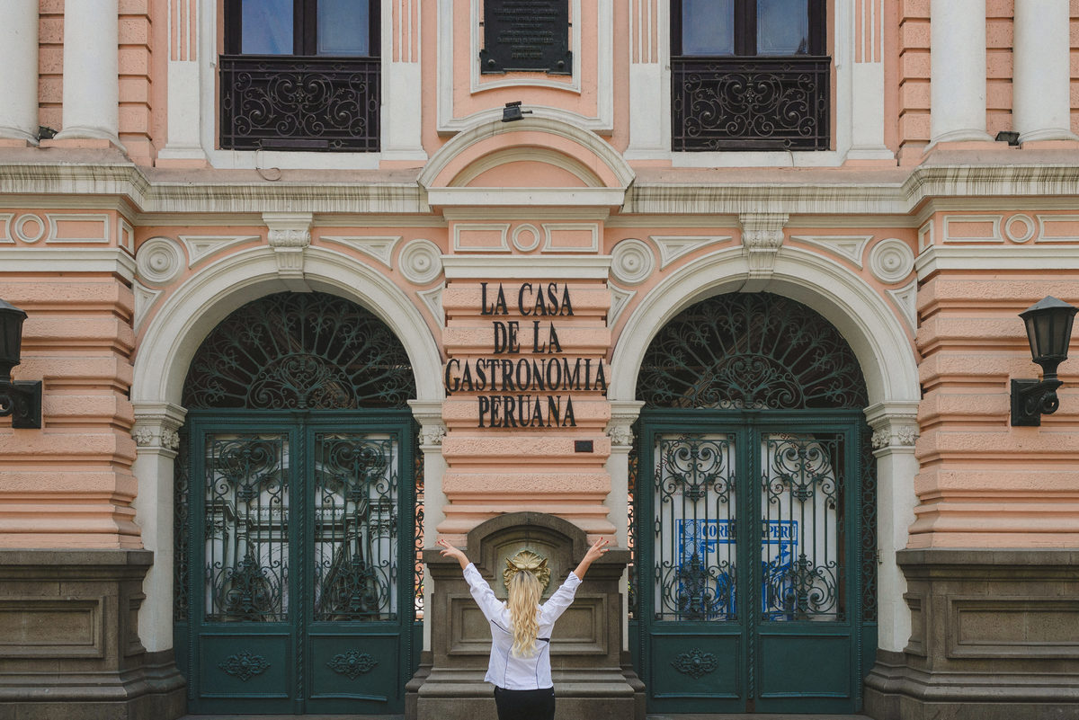 cheff lima comida peruana retrato business profile centro de lima turismo airbnb experiences fotografías profesionales de turismo por lima casa de la gastronomía peruana