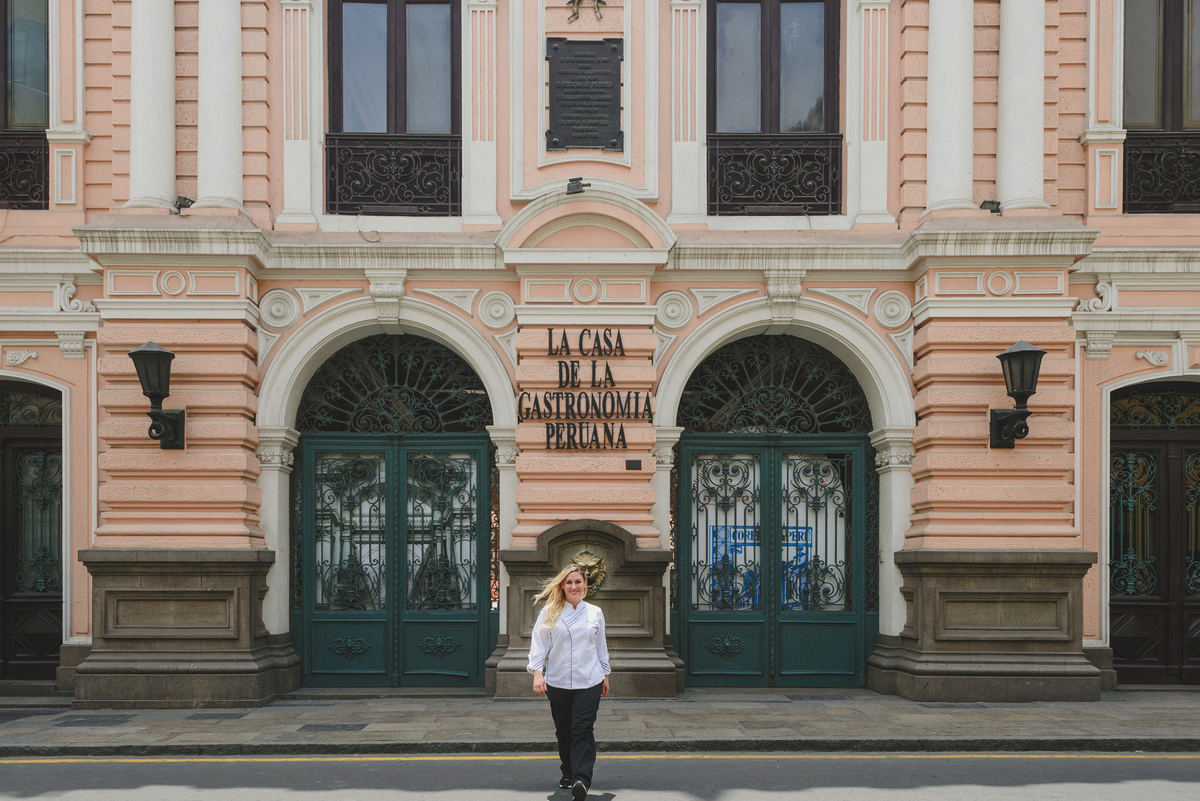cheff lima comida peruana retrato business profile centro de lima turismo airbnb experiences fotografías profesionales de turismo por lima casa de la gastronomía peruana