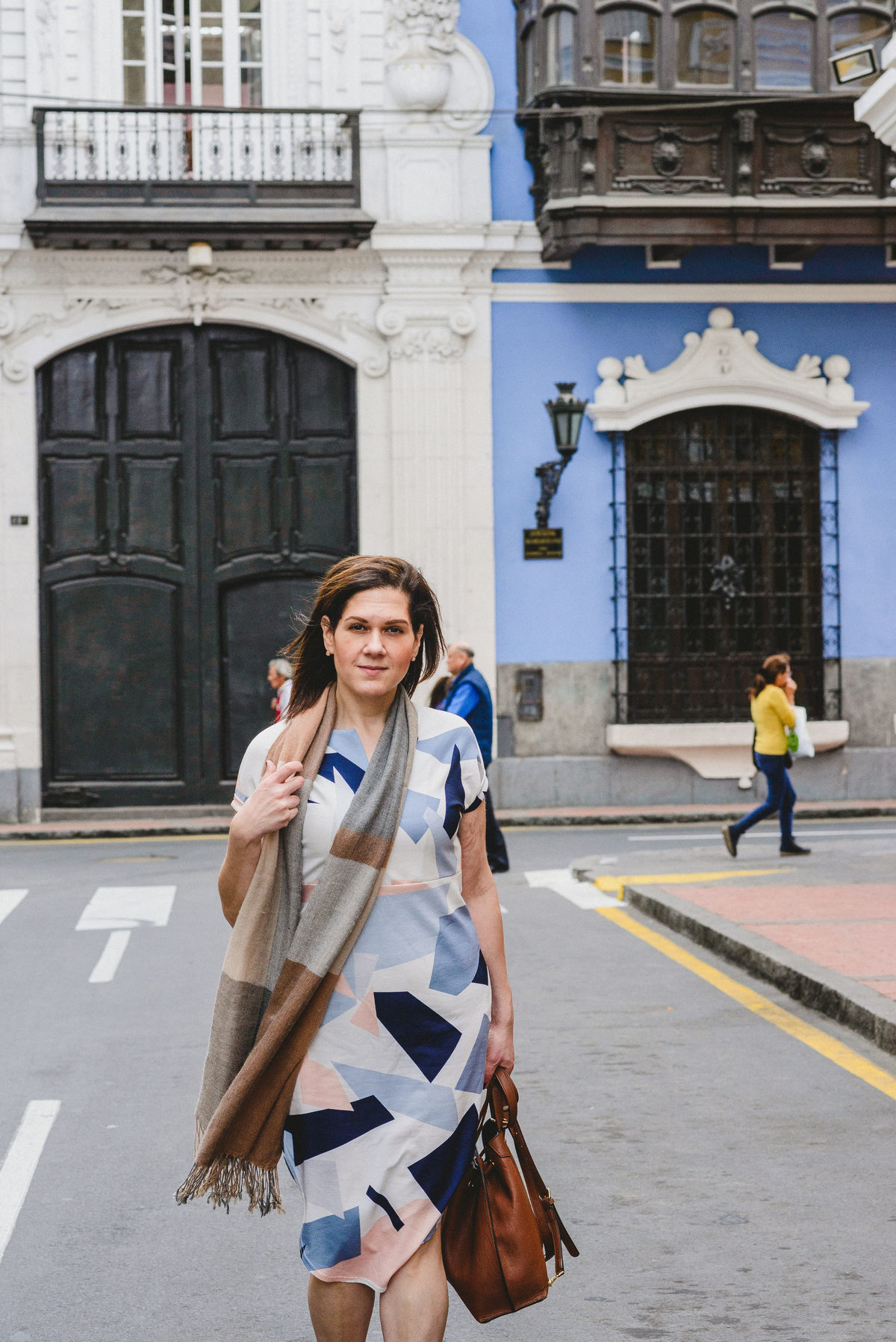 Jenna centro de la ciudad de lima en peru como parte de una airbnb experience. sesión fotográfica