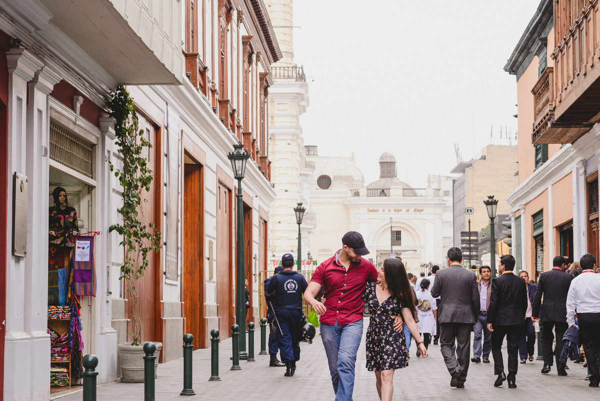 viaje en lima perú sesión de fotos airbnb experiences fotografía de viajes lifestyle photographer in lima perú