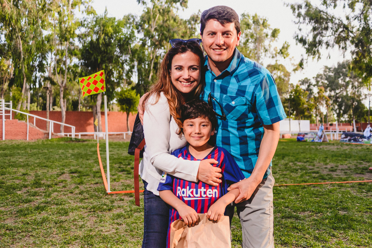 Fiesta infantil de juan martin en centro de criadores de mamacona fiesta temática de futbol fiestas infantiles distintas en lima perú fotógrafo joanna pantigoso ideas de fiestas infantiles partido de futbol retrato familiar