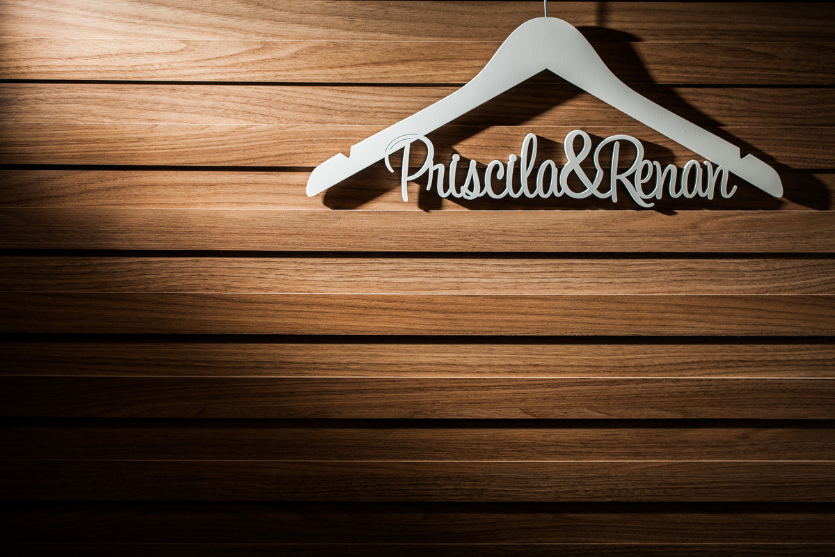 Bruno Brum foto e filmagem - Santos - Sao Paulo - casamento - Cabide personalizado dos noivos