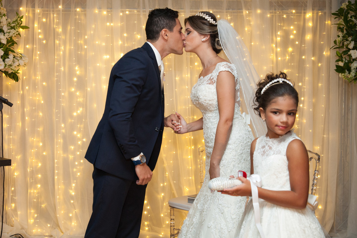 Bruno Brum foto e filmagem - Santos - Sao Paulo - casamento - beijo dos noivos