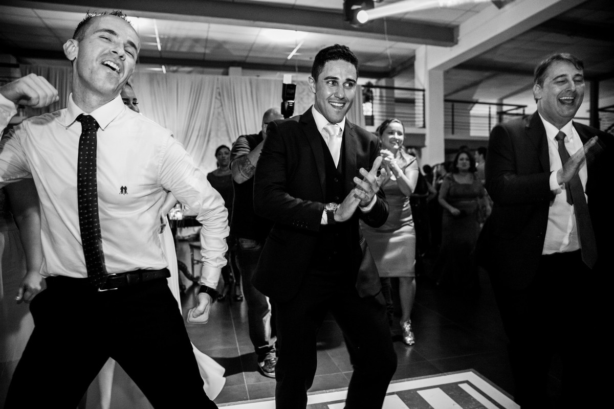 Bruno Brum foto e filmagem - Santos - Sao Paulo - casamento - convidados dançando