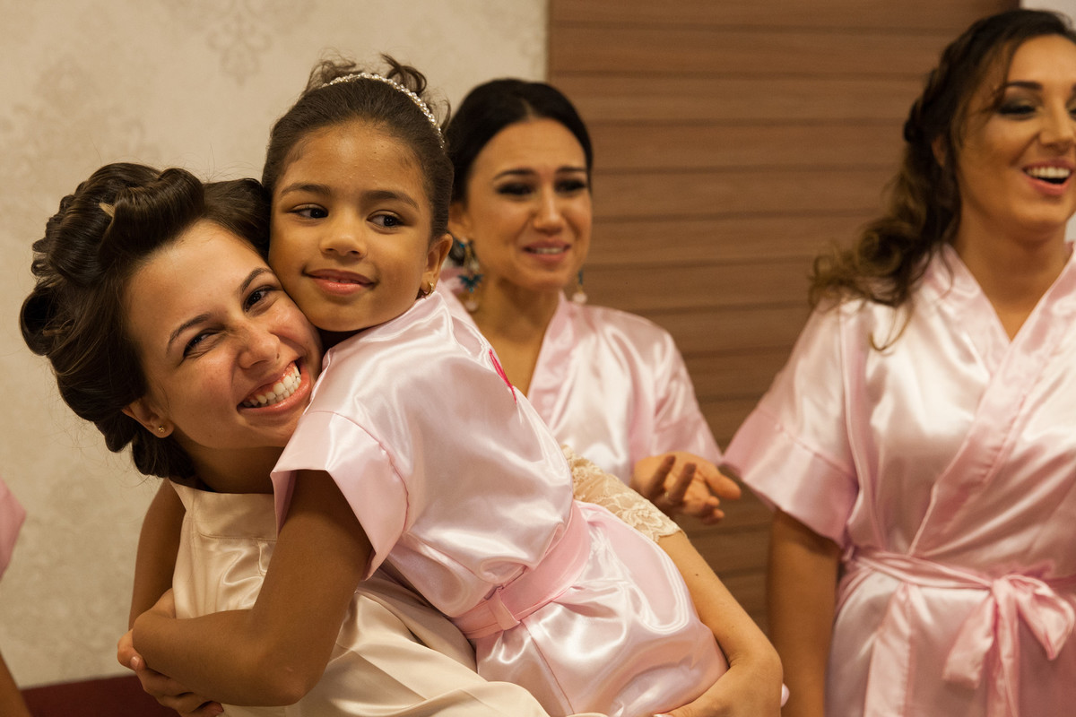 Bruno Brum foto e filmagem - Santos - Sao Paulo - casamento - Noiva e sua prima