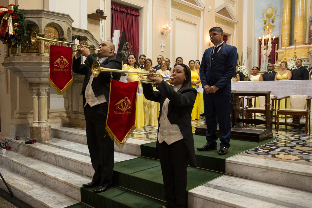 clarins no momento da entrada da noiva, toque de princesa realizado pelo junior da athrius band