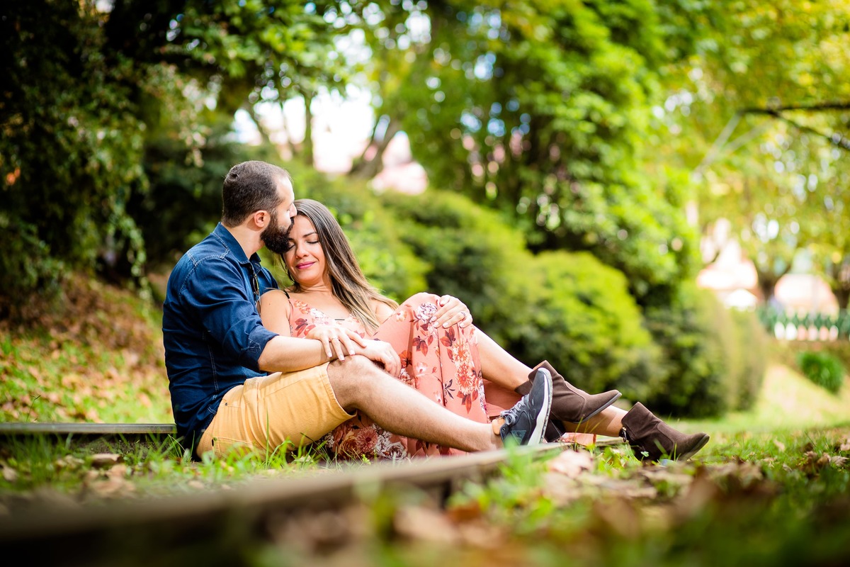 Campos do Jordão  Ensaio de noivos são paulo fotografo santos casal amor carinho buque blog de casamentos vireinoiva vou casar esession fotos no trem trilho de trem