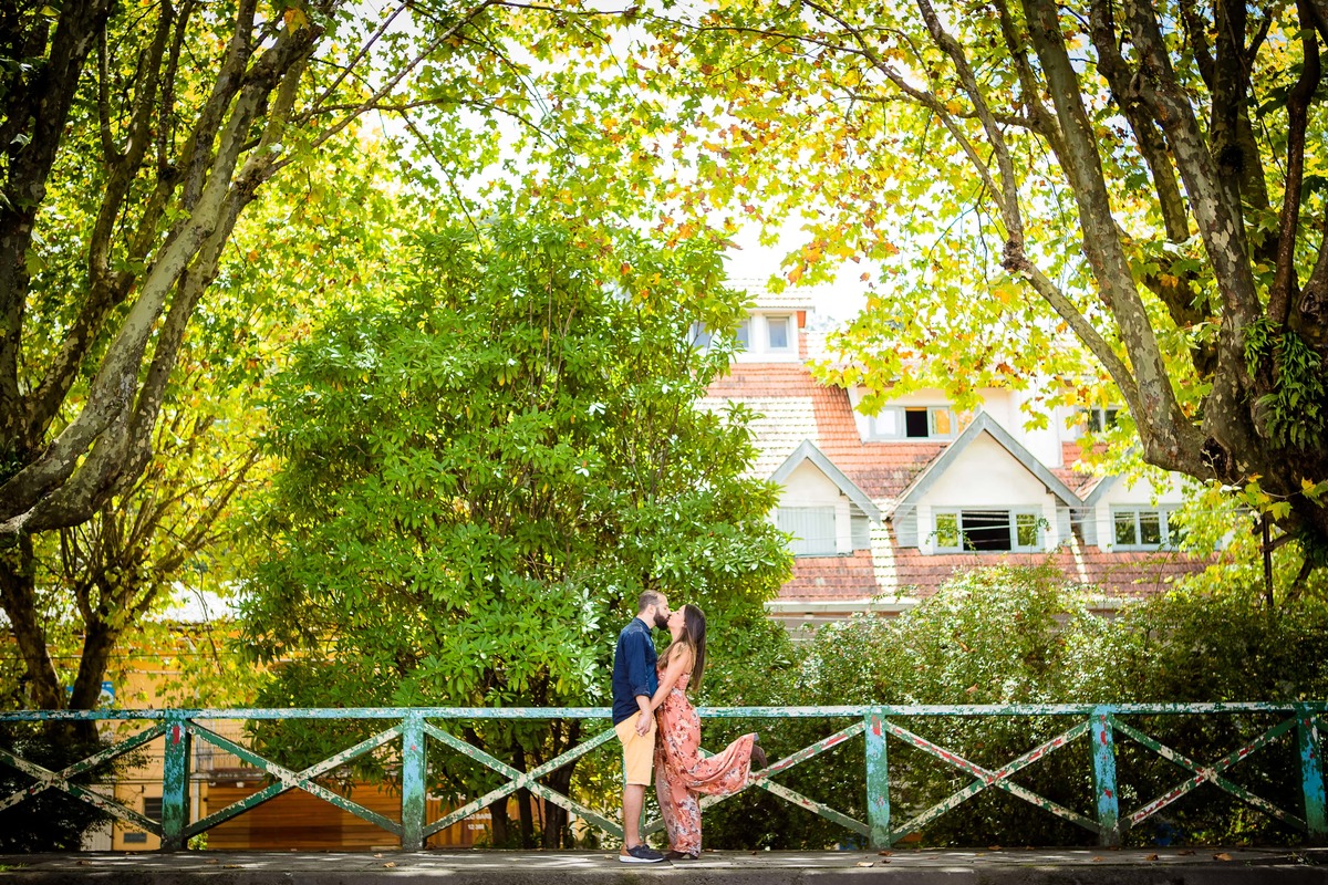 Campos do Jordão  Ensaio de noivos são paulo fotografo santos casal amor carinho buque blog de casamentos vireinoiva vou casar esession fotos no trem trilho de trem