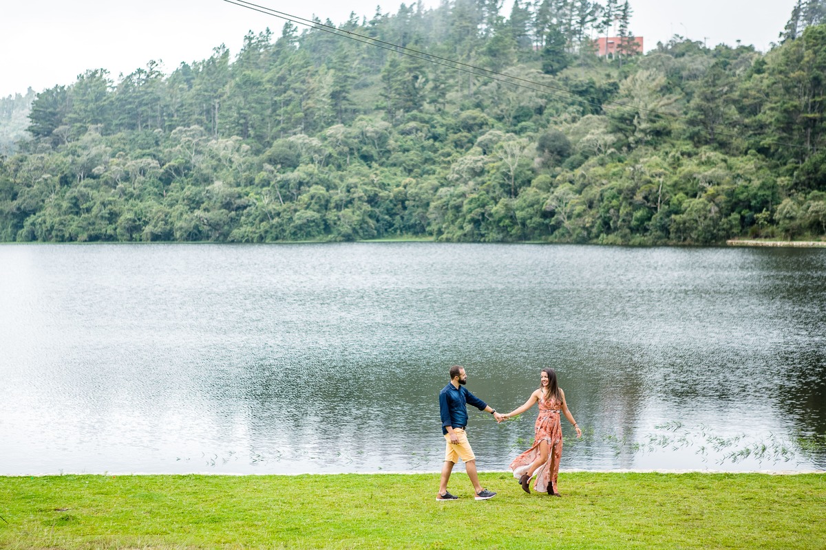 Campos do Jordão  Ensaio de noivos são paulo fotografo santos casal amor carinho buque blog de casamentos vireinoiva vou casar esession alto do capivari