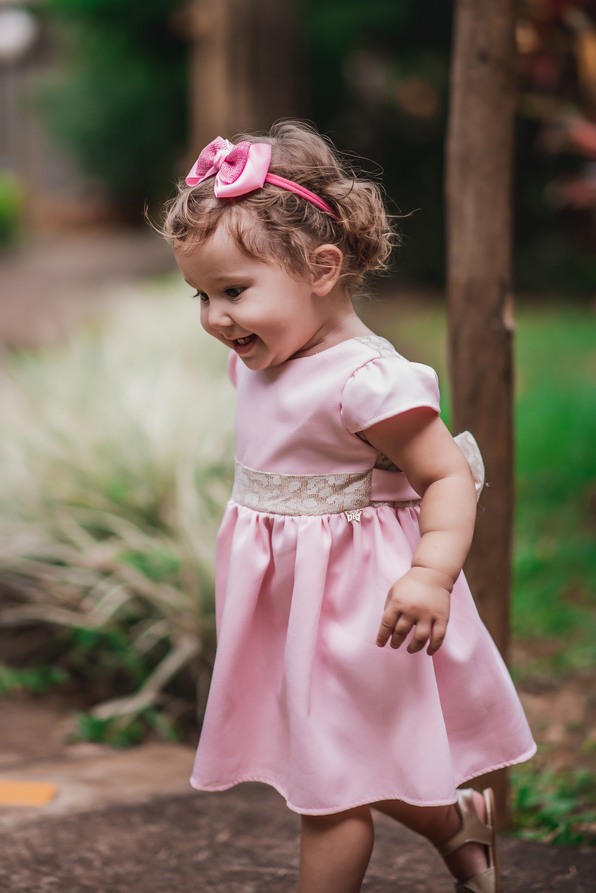 Helena arrasando no seu ensaio Smash the Cake realizado no espaço ao ar livre em nosso estúdio em Bebedouro - SP 