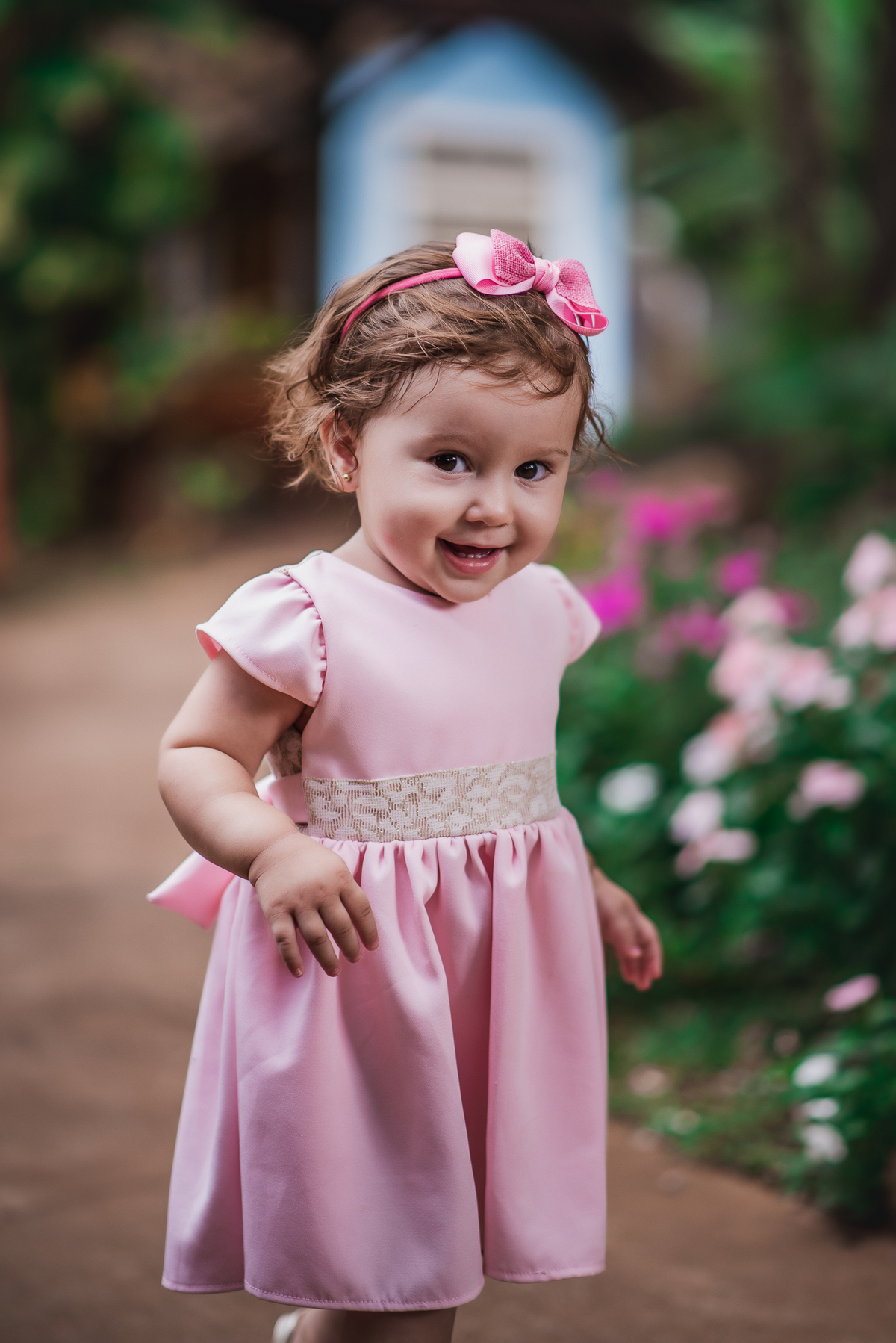 Helena arrasando no seu ensaio Smash the Cake realizado no espaço ao ar livre em nosso estúdio em Bebedouro - SP 