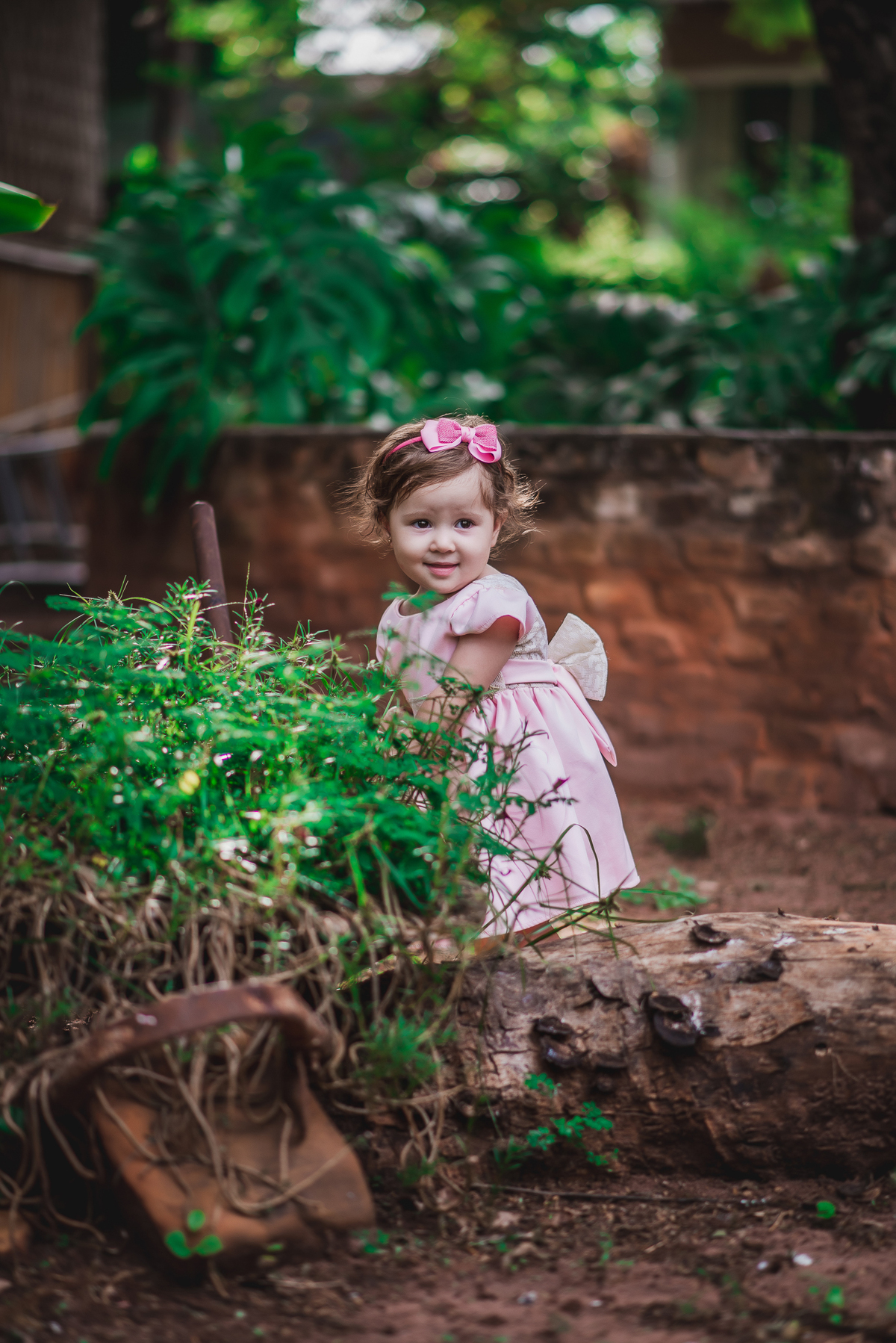 Helena arrasando no seu ensaio Smash the Cake realizado no espaço ao ar livre em nosso estúdio em Bebedouro - SP 